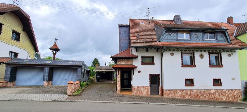 Gehobenes Mehrgenerationenhaus mit Sauna, Kühlraum und freistehender Werkstatt